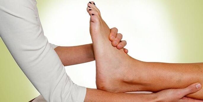 masaje para el tratamiento de la artrosis del tobillo