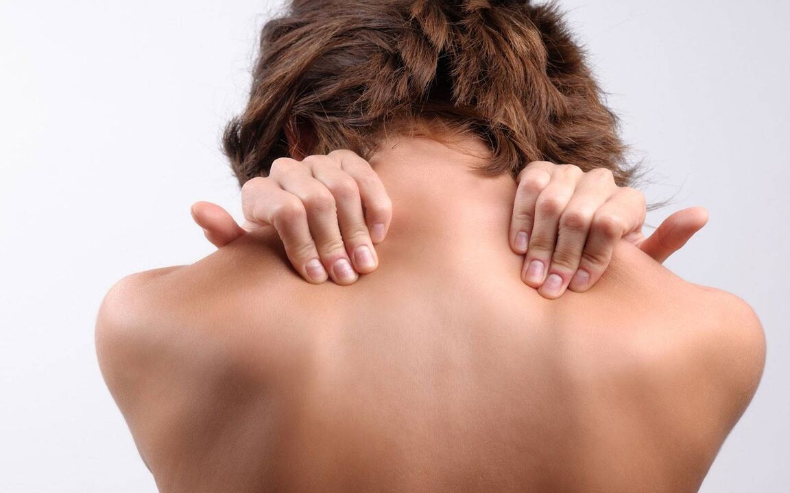 auto -massaje del cuello y la espalda